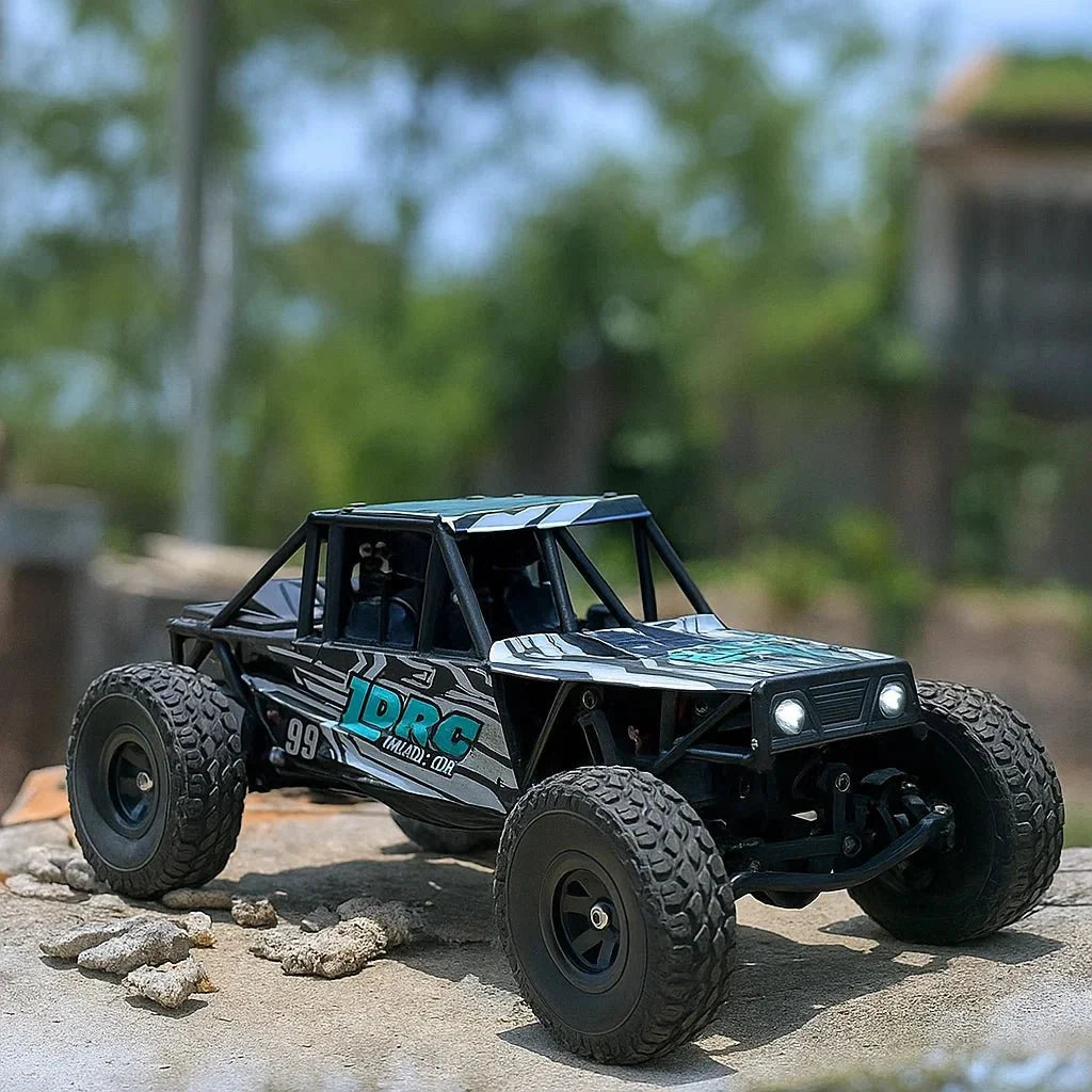 WILDTRAX – 1:18 4WD Off-Road RC Car with High-Speed Performance